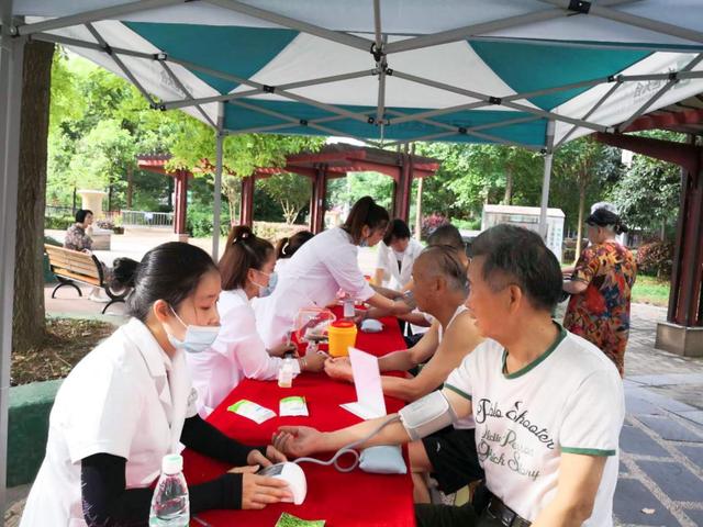 中世天合义诊进社区，服务人民送健康 营养健康咨询服务活动圆满举行