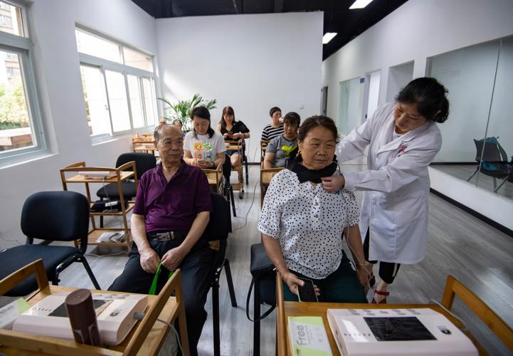 全国首个社区老年人营养改善项目试点落户重庆 开启健康养老新篇章
